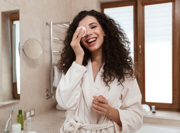 Skincare Minimalista: O Guia Dermatológico com Apenas 3 Produtos Que Funcionam