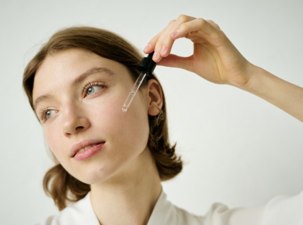 Retinol x Bakuchiol: Qual é Melhor Para Sua Pele? O Que os Estudos Científicos Realmente Mostram